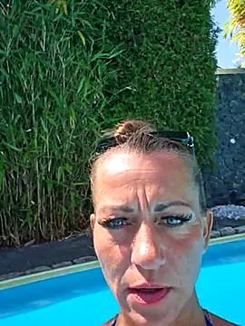 housewifebella online show from June 24, 10:36 am