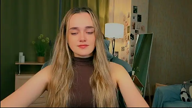 earthfantasyy online show from July 17, 4:08 am