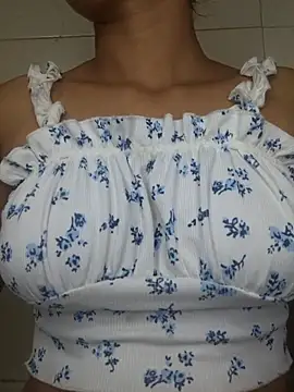simmi dolls online show from August 6, 10:44 pm