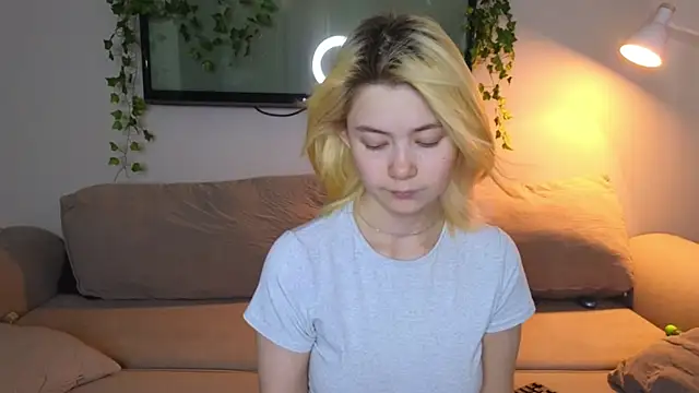 Emily Miu online show from July 14, 12:13 am
