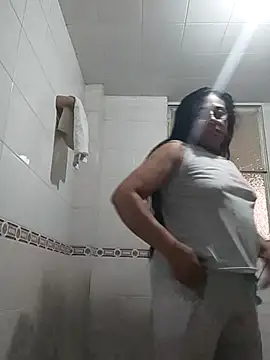 Snapshot of emilymoore36 chatting on June 22, 5:43 pm emilymoore36 online show from June 22, 5:43 pm