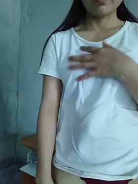 Snapshot of camri-zz chatting on June 15, 4:36 am camri-zz online show from June 15, 4:36 am