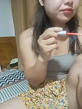 Snapshot of Emma-cutee chatting on June 30, 2:12 am Emma-cutee online show from June 30, 2:12 am