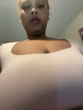 jadedcoconut online show from July 19, 3:43 am