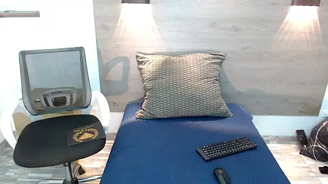 Snapshot of DeboraRaquel chatting on July 12, 8:00 pm DeboraRaquel online show from July 12, 8:00 pm