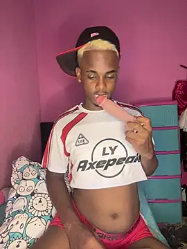 Snapshot of dereck_jay- chatting on July 14, 6:13 pm dereck jay- online show from July 14, 6:13 pm