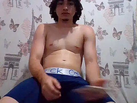 Snapshot of Sexy-white05 chatting on July 14, 2:34 pm Sexy-white05 online show from July 14, 2:34 pm