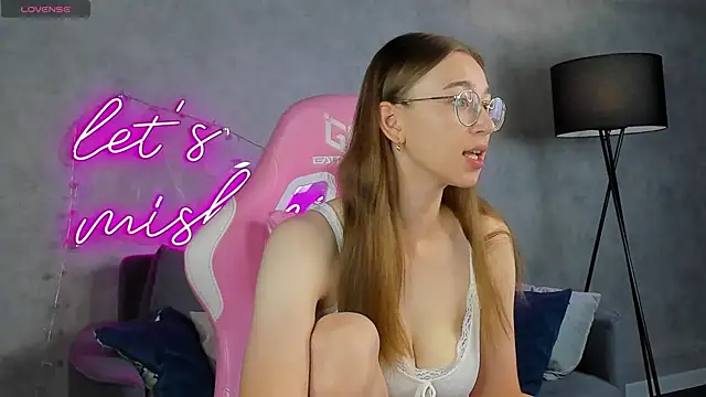 Lucy Green online show from July 3, 12:39 am