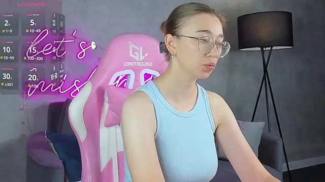 Lucy Green online show from July 5, 12:39 am