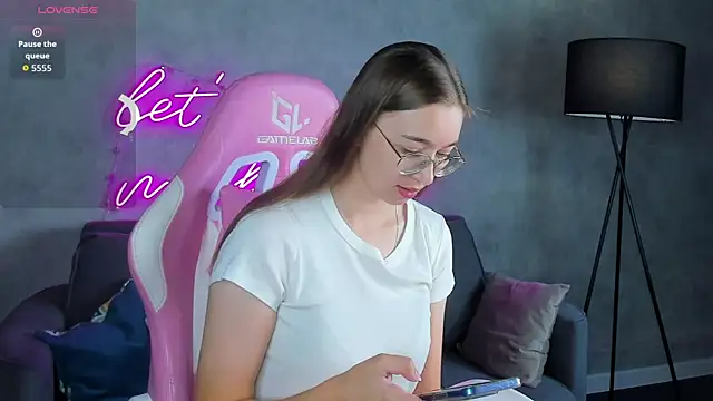 Lucy Green online show from July 15, 12:49 am