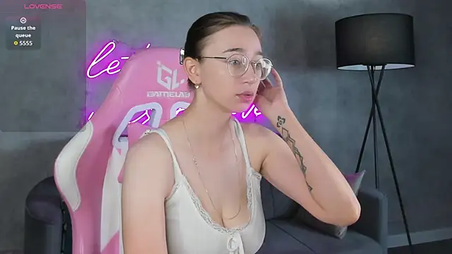 Lucy Green online show from July 19, 12:47 am