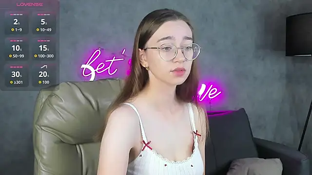 Lucy Green online show from August 3, 12:53 am