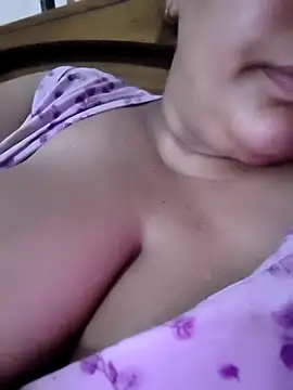Snapshot of sona_babe456 chatting on July 1, 5:02 pm sona babe456 online show from July 1, 5:02 pm