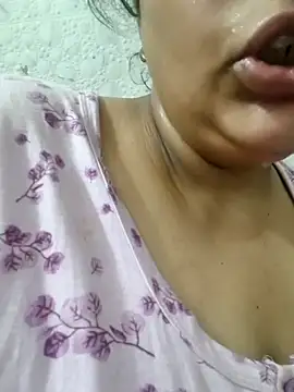 Snapshot of sona_babe456 chatting on July 17, 4:56 pm sona babe456 online show from July 17, 4:56 pm