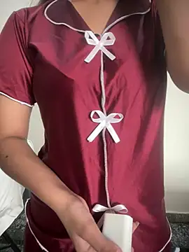 Kyaara sexy6 online show from July 5, 9:05 am