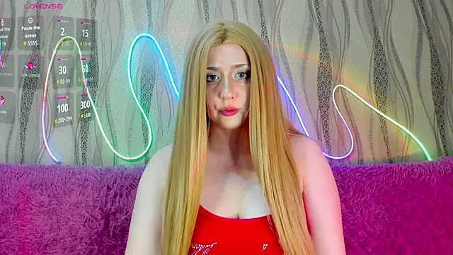 Snapshot of RoseGee chatting on July 21, 5:15 pm RoseGee online show from July 21, 5:15 pm
