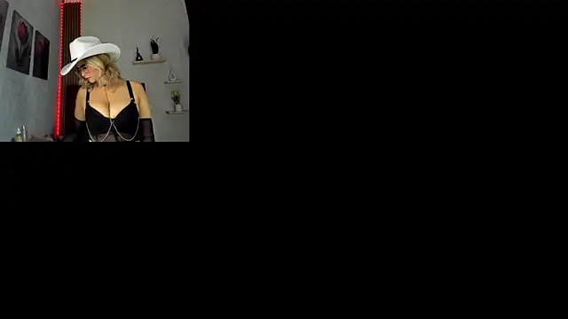 Snapshot of Rosse_depp chatting on June 30, 1:56 pm Rosse depp online show from June 30, 1:56 pm