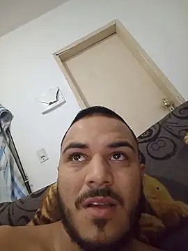 Edneishenrique online show from June 19, 5:34 am