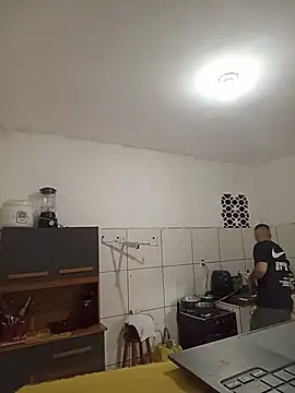 Edneishenrique online show from July 21, 11:51 pm