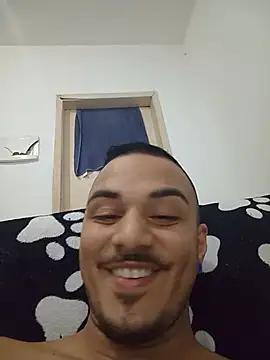 Edneishenrique online show from July 25, 5:38 am