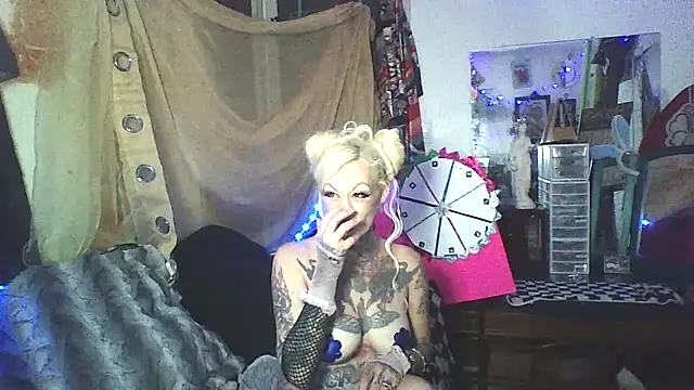 in my bunny online show from July 28, 6:09 am