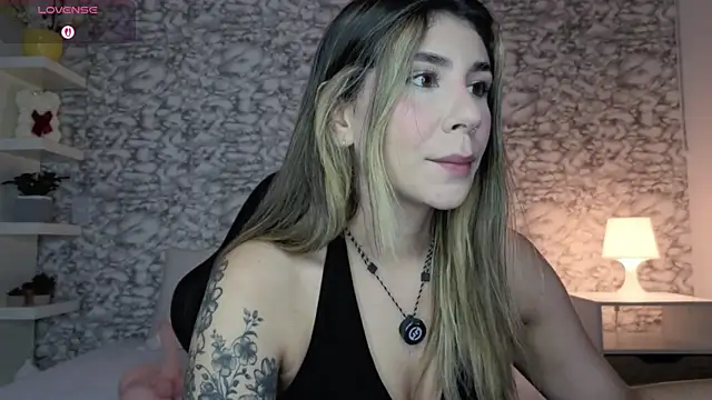 Snapshot of Isabella_Bliss chatting on July 25, 12:09 am Isabella Bliss online show from July 25, 12:09 am