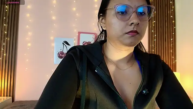 katty collet online show from June 18, 1:59 pm