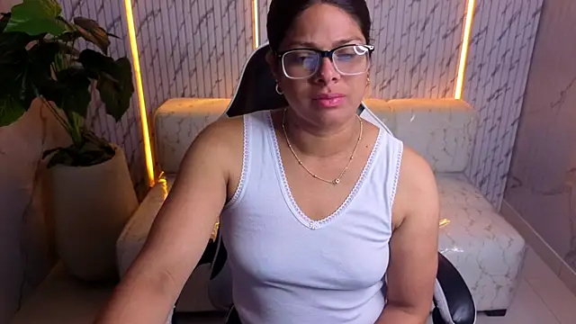 Snapshot of sarah_bay_tx chatting on July 3, 7:42 pm sarah bay tx online show from July 3, 7:42 pm