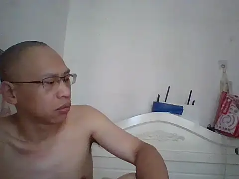Snapshot of benly888 chatting on June 23, 11:47 pm benly888 online show from June 23, 11:47 pm