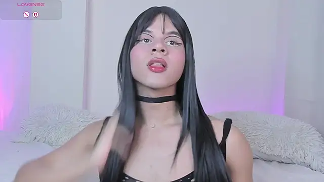 lana moontt online show from June 18, 2:01 am