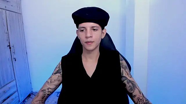 Snapshot of tylerrnova chatting on July 23, 3:15 am tylerrnova online show from July 23, 3:15 am