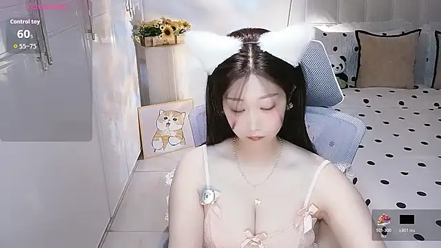 Angelucky- online show from August 6, 7:27 pm