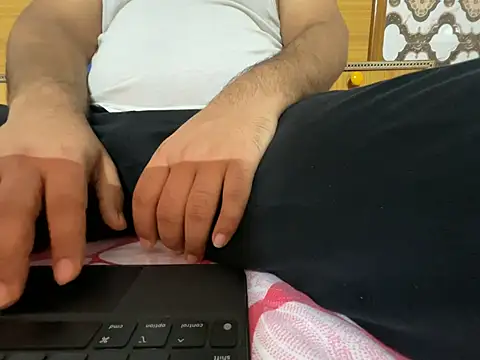 Snapshot of virginboyjammu chatting on July 10, 11:40 pm virginboyjammu online show from July 10, 11:40 pm