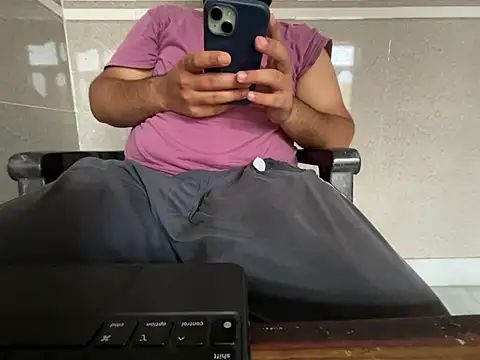 Snapshot of virginboyjammu chatting on August 3, 9:04 am virginboyjammu online show from August 3, 9:04 am
