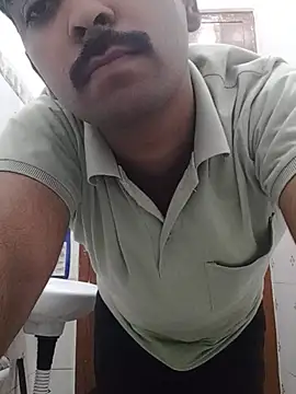 Snapshot of daddyvenom0015 chatting on July 3, 9:59 am daddyvenom0015 online show from July 3, 9:59 am