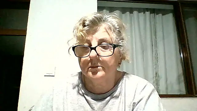 NoraMelow online show from August 3, 6:55 pm