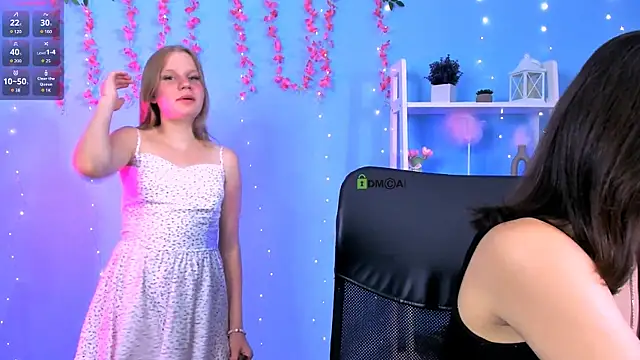 Snapshot of bella_sky11 chatting on July 19, 7:06 pm bella sky11 online show from July 19, 7:06 pm