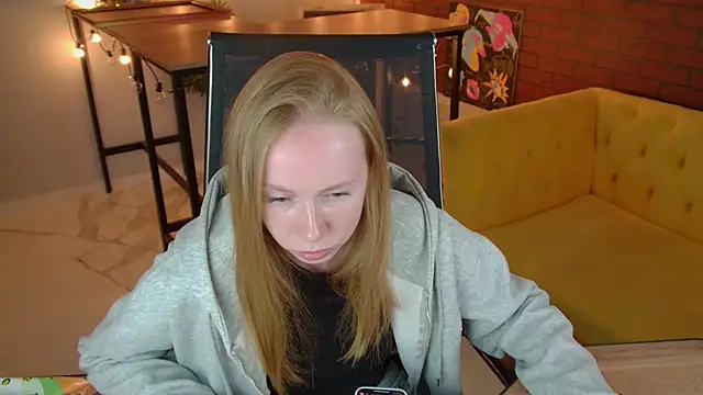 BellaRosewood online show from June 28, 5:24 am