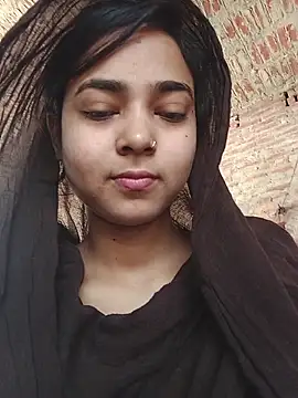 Snapshot of Simran_143 chatting on June 23, 5:38 am Simran 143 online show from June 23, 5:38 am