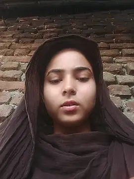Snapshot of Simran_143 chatting on June 24, 6:01 am Simran 143 online show from June 24, 6:01 am