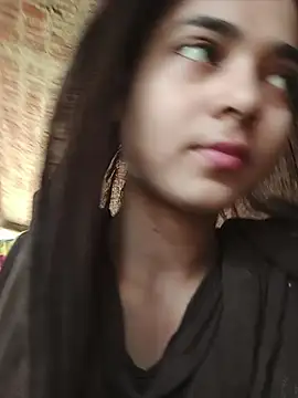 Snapshot of Simran_143 chatting on July 12, 5:09 am Simran 143 online show from July 12, 5:09 am