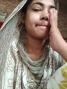 Snapshot of Simran_143 chatting on July 17, 3:46 am Simran 143 online show from July 17, 3:46 am