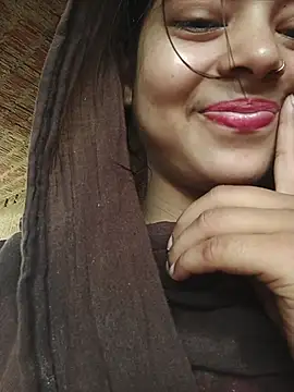 Snapshot of Simran_143 chatting on August 1, 4:45 am Simran 143 online show from August 1, 4:45 am