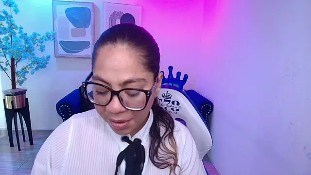 Silvana lane online show from August 7, 7:05 pm