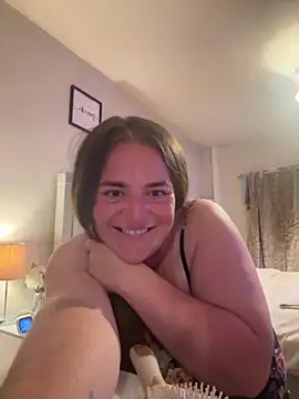Snapshot of Bustygem_ chatting on June 19, 9:40 pm Bustygem online show from June 19, 9:40 pm