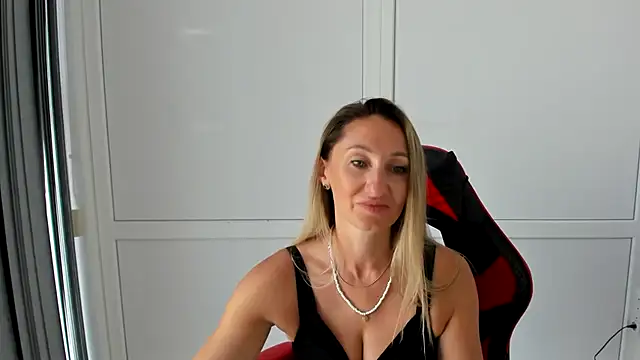 LilyDreamm online show from July 20, 6:28 am