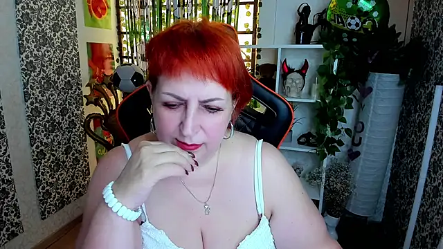 Joana Woods online show from June 25, 8:30 am