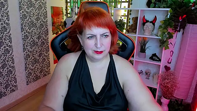 Joana Woods online show from July 8, 8:30 am