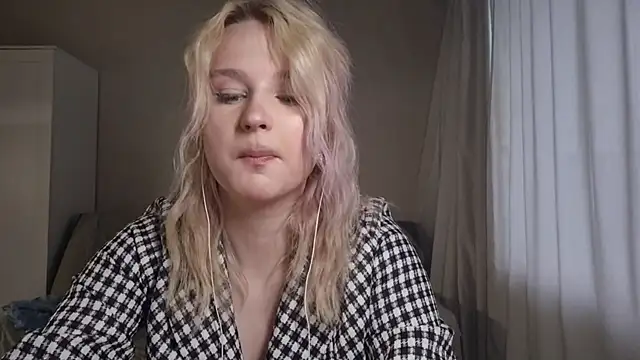 BloomMoon online show from June 30, 12:17 pm