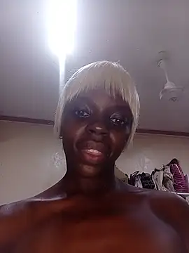 Snapshot of Highonmoglie chatting on June 18, 8:57 pm Highonmoglie online show from June 18, 8:57 pm